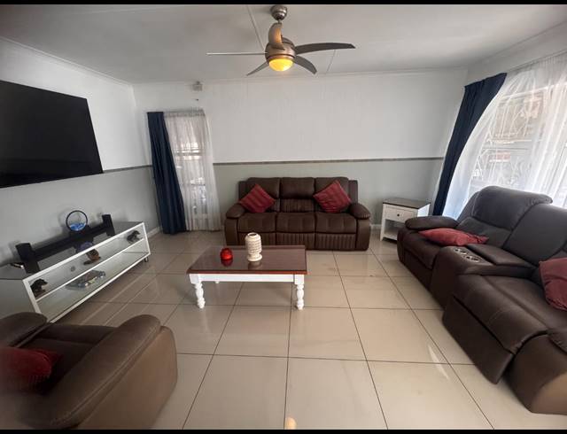 4 BEDROOM HOUSE FOR SALE IN VERWOERDPARK